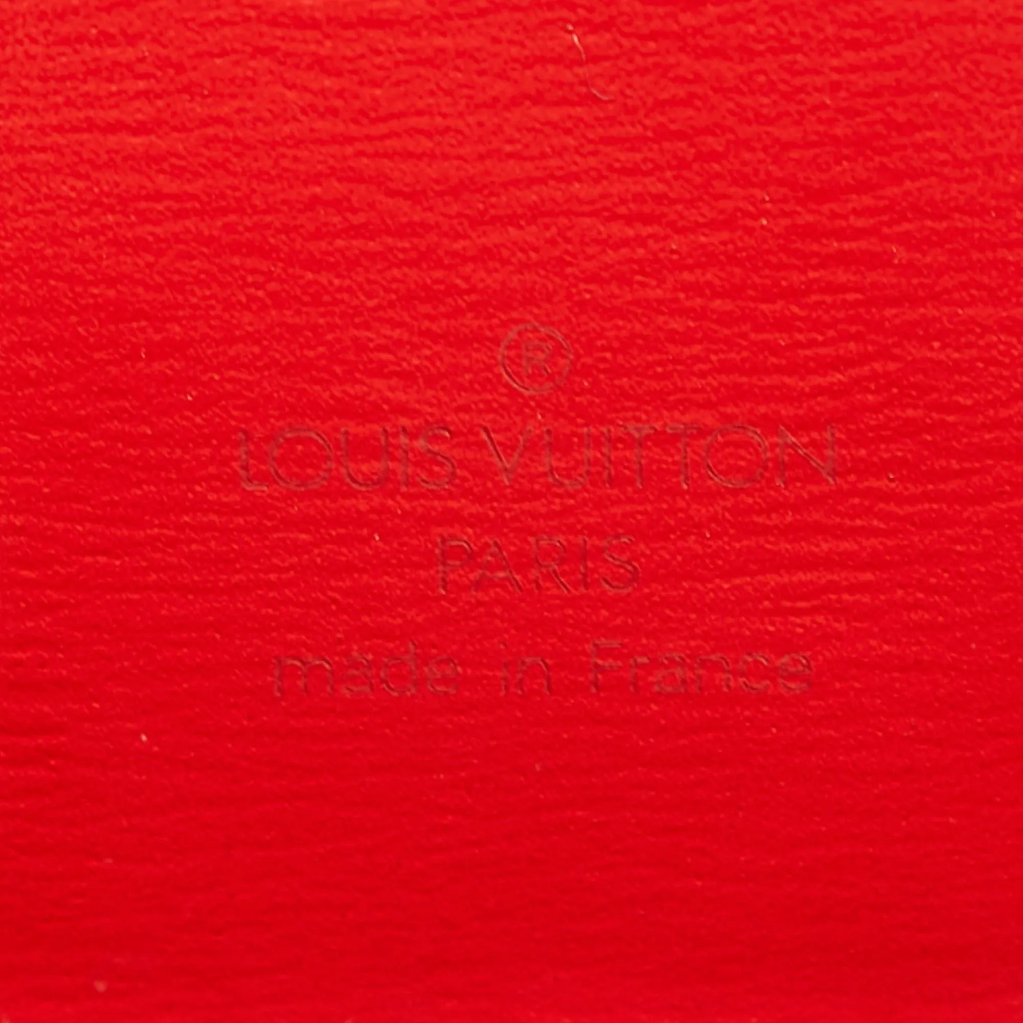 Louis Vuitton Epi Cluny (SHG-36922)