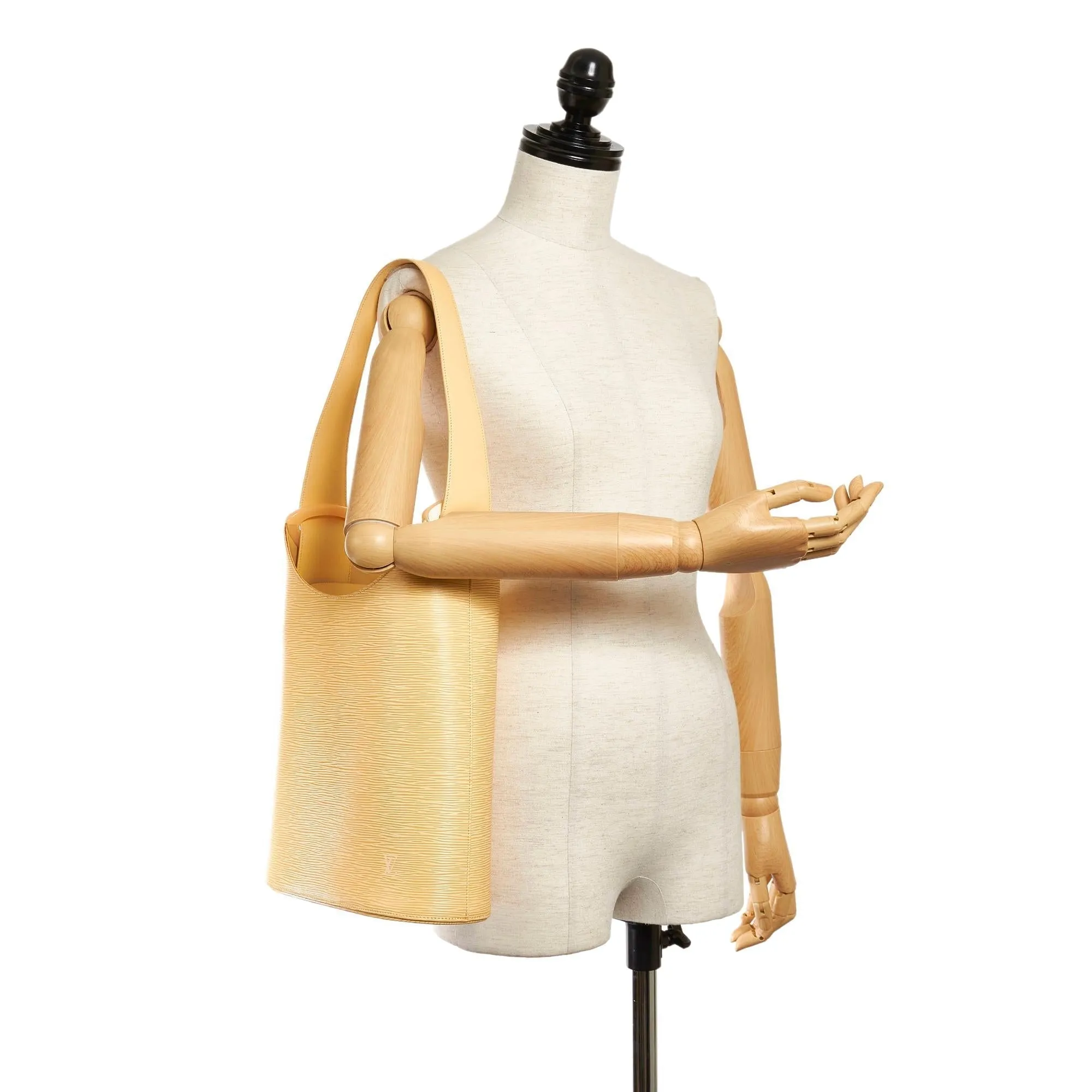 Louis Vuitton Epi Sac Verseau (SHG-29043)