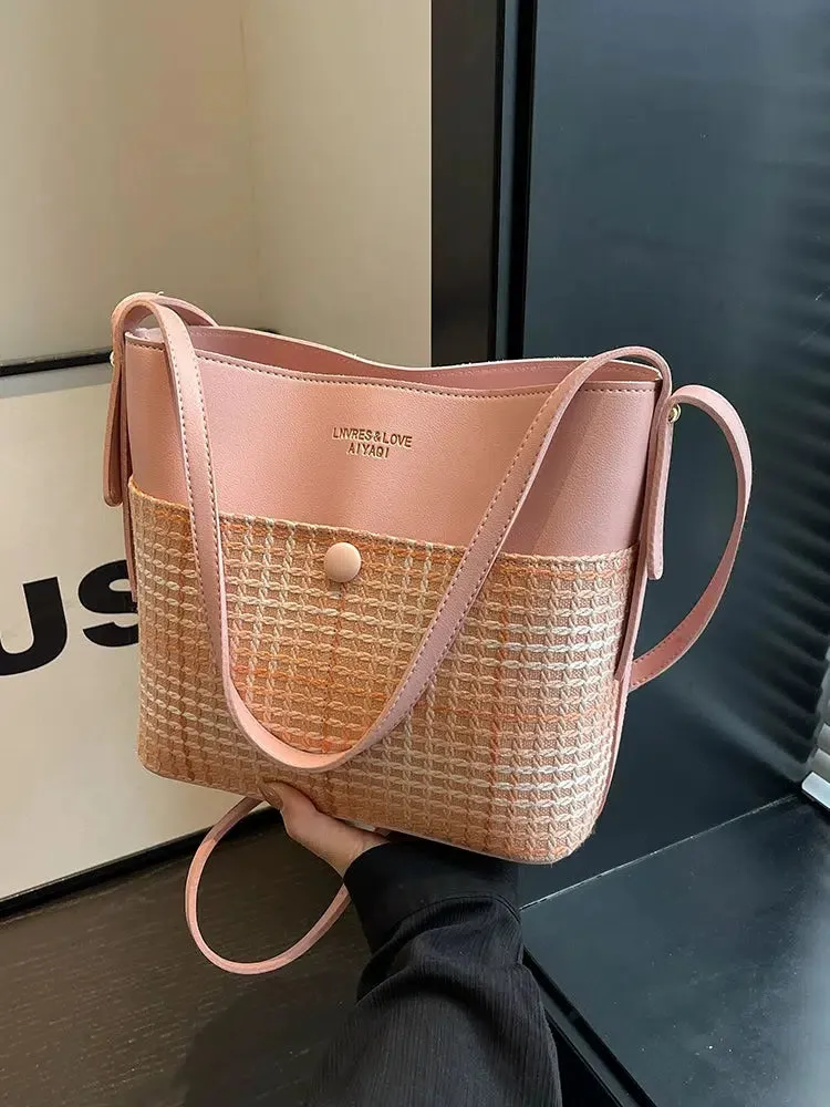 Stylish Houndstooth Bucket Bag