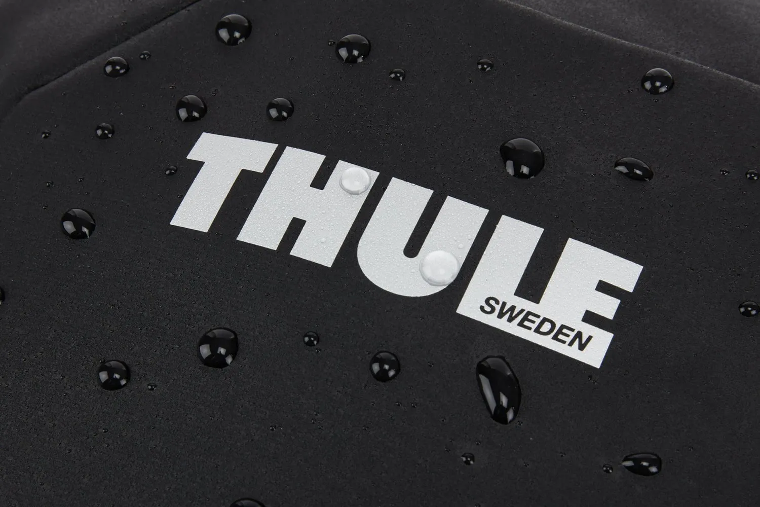 Thule Chasm 40L Carry On Wheeled Duffel Bag - Black
